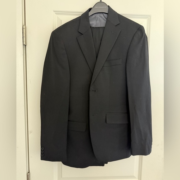 Kennith Cole 2 piece suit